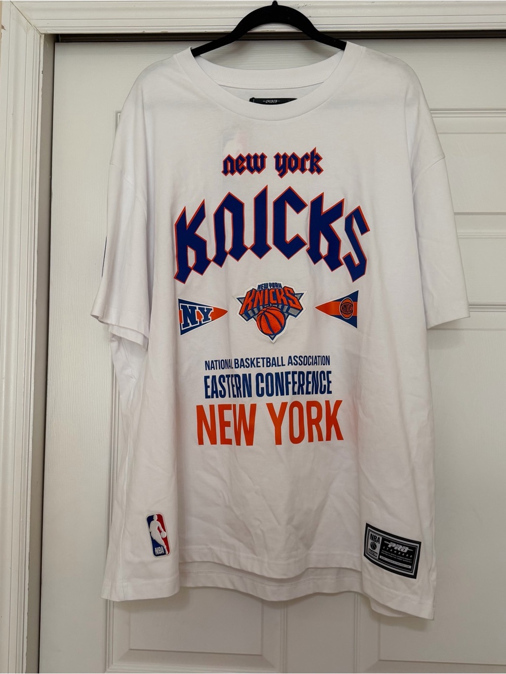 mens knicks t-shirt 2 xL NWT